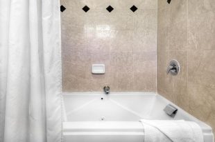 King Room With Spa 2